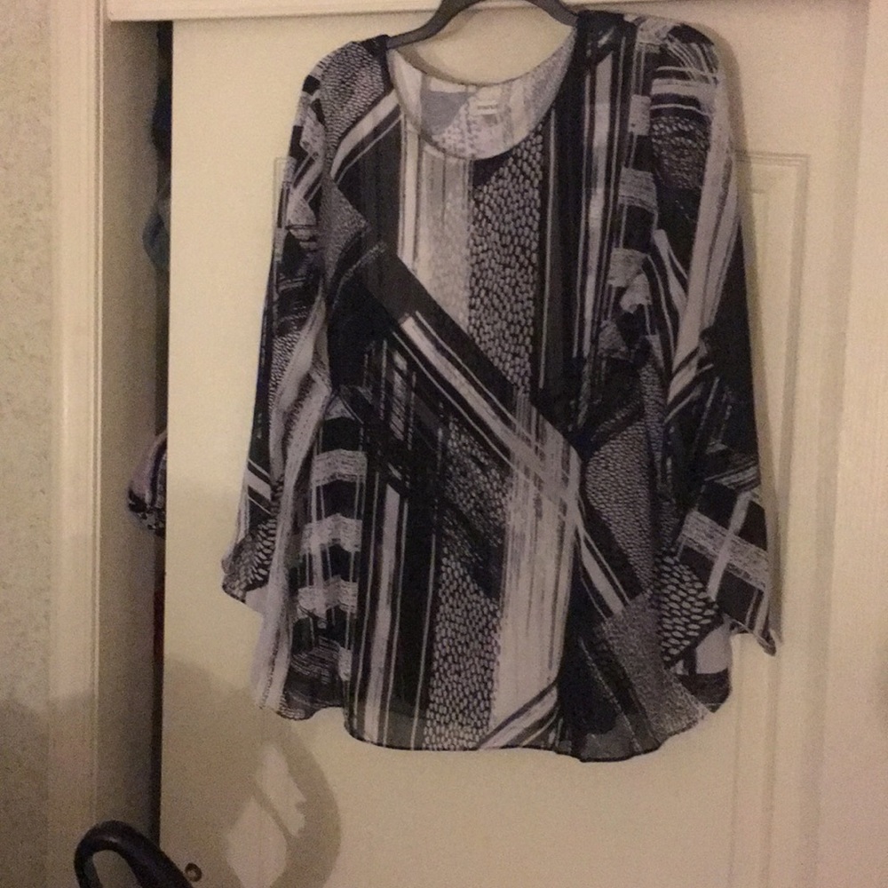 NWT sz 22/24 Black white blouse from the avenue